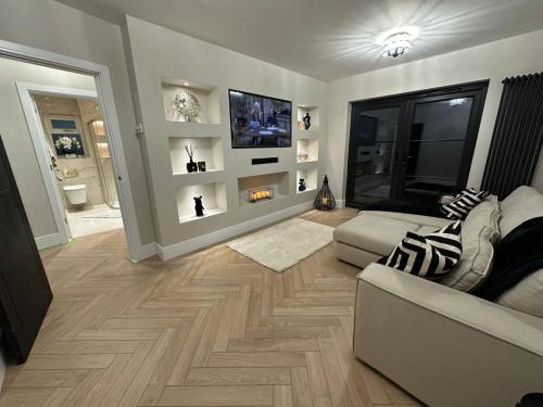 lounge-with-media-wall-painted