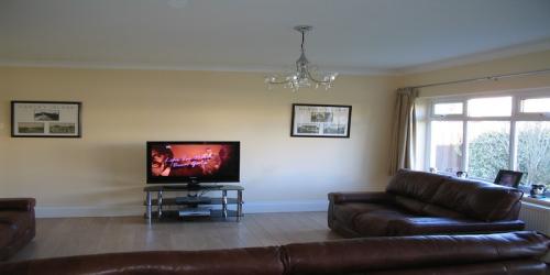 large-lounge-painted